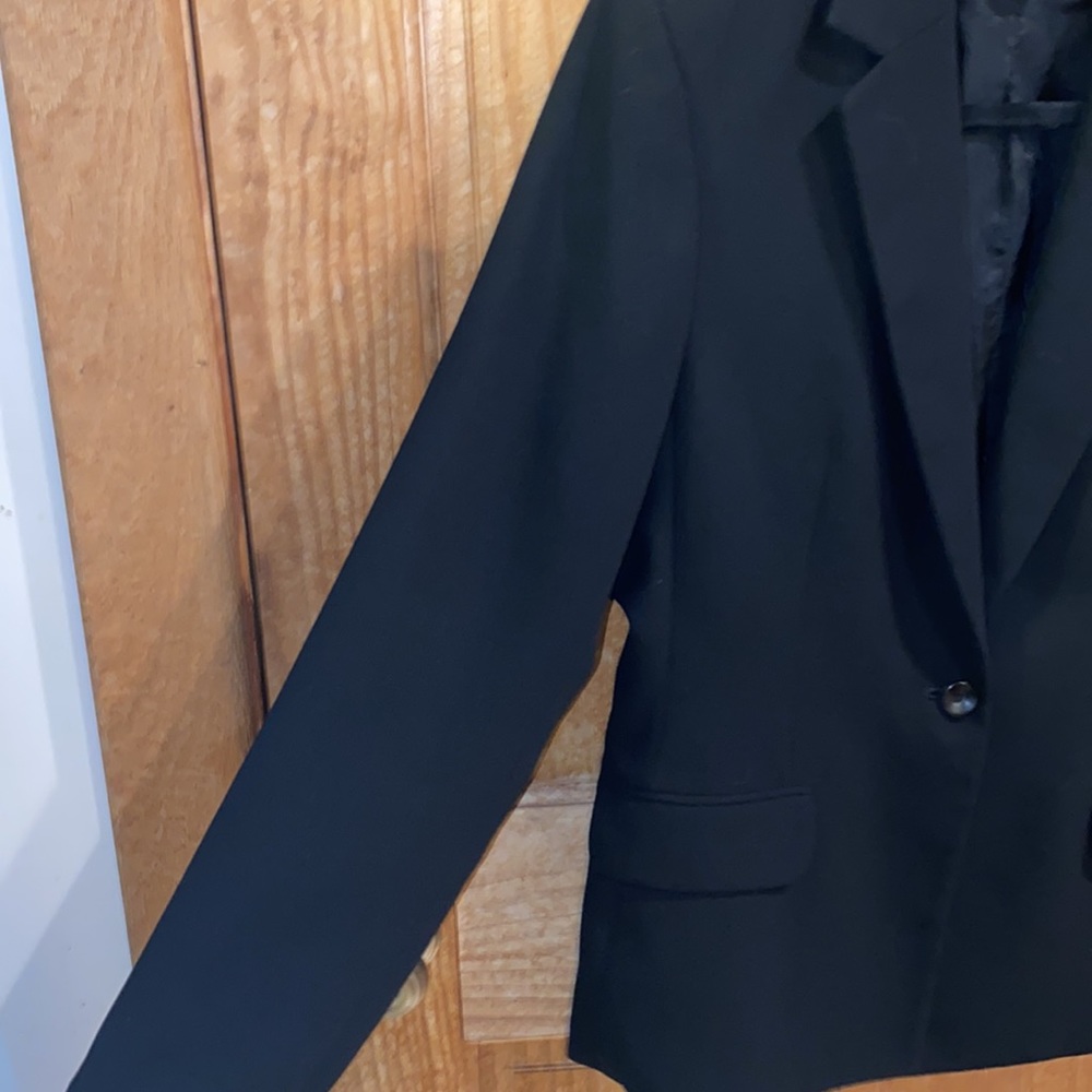 Blazer - Picture 4 of 7